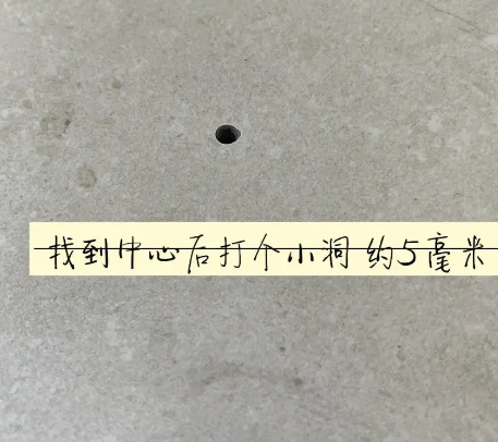 南关瓷砖空鼓维修公司专业解答在瓷砖铺贴过程中，如果砂料搅拌不均匀，将会带来以下问题