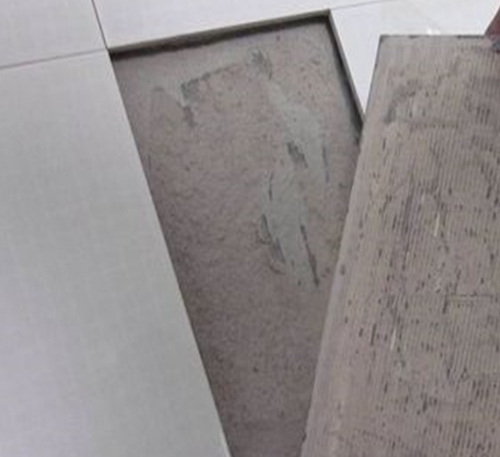 南关瓷砖空鼓维修公司分享瓷砖铺贴时如果打浆（即涂抹在瓷砖背面和基层上的砂浆或瓷砖胶）过少，会带来以下问题